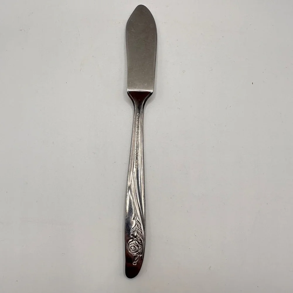 Oneida Custom Stainless Roseanne‎ Master Butter Knife Rose Floral Spreader 6.75